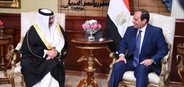 وزير الإعلام البحريني: علاقتنا مع مصر تاريخية ومستمرة في التطور